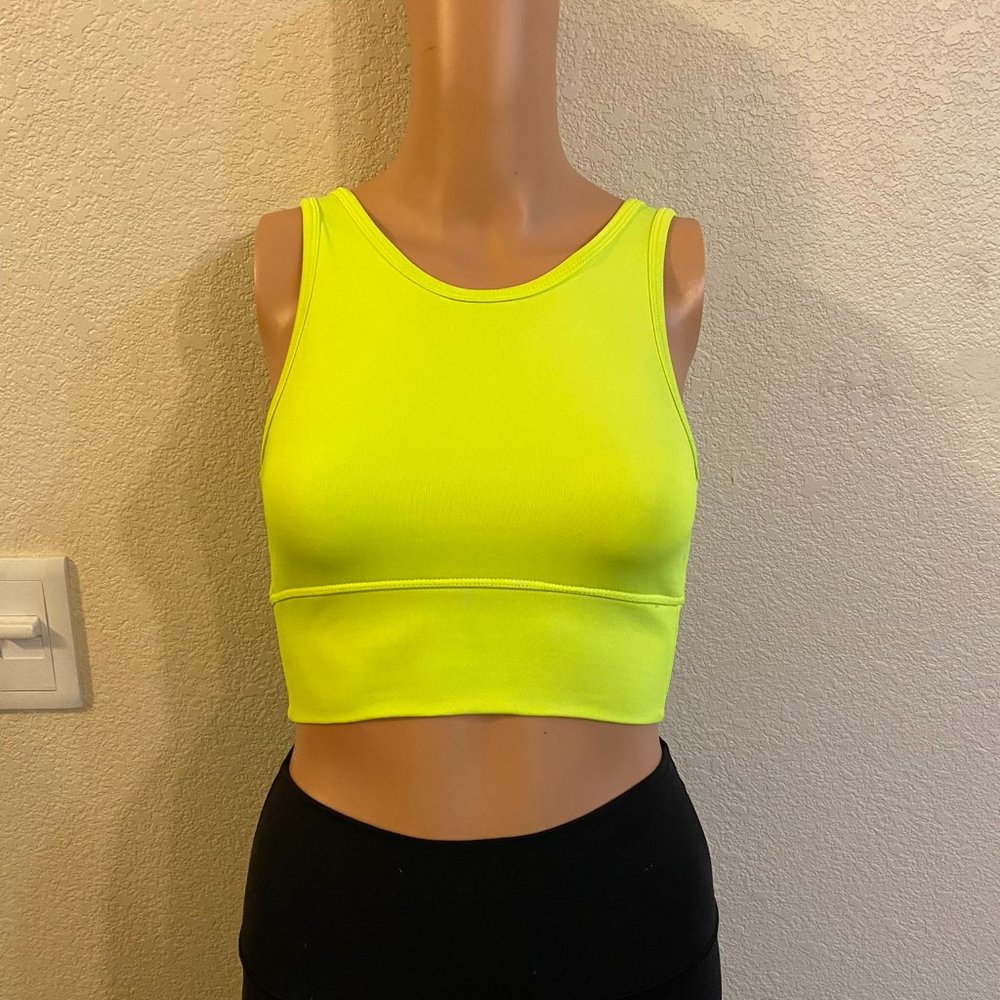 Strut This neon yellow crop